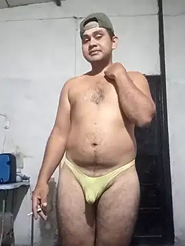 Snapshot of travieso2893 chatting on 05/03/26, 03:45 travieso2893 online show from 05/03/26, 03:45