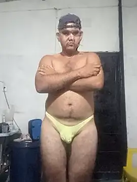 Snapshot of travieso2893 chatting on 05/14/26, 02:40 travieso2893 online show from 05/14/26, 02:40