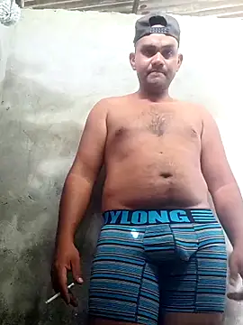 Snapshot of travieso2893 chatting on 05/16/26, 05:45 travieso2893 online show from 05/16/26, 05:45