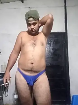 Snapshot of travieso2893 chatting on 05/25/26, 01:11 travieso2893 online show from 05/25/26, 01:11