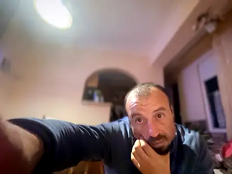 Nikolaiyy online show from 11/03/25, 11:37