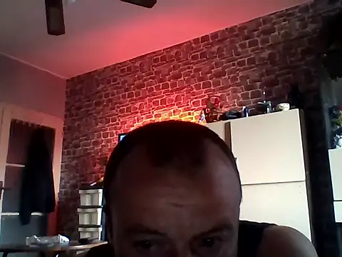 Snapshot of Nikolaiyy chatting on 05/13/26, 03:59 Nikolaiyy online show from 05/13/26, 03:59