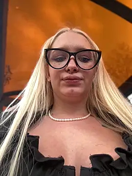 Milkyy wway online show from 03/11/25, 08:30