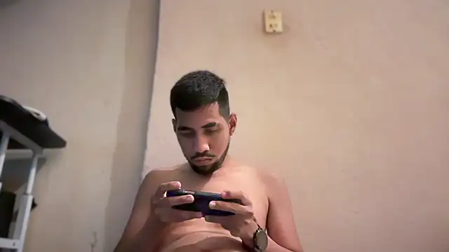 EnriquePersian197 online show from 01/19/25, 10:06