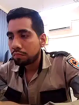 EnriquePersian197 online show from 02/06/25, 09:28