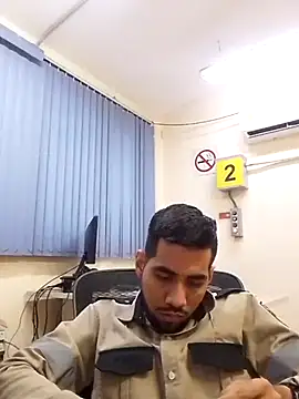 EnriquePersian197 online show from 02/19/25, 04:23