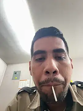 EnriquePersian197 online show from 03/19/25, 05:52