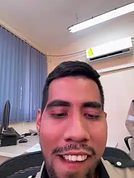 EnriquePersian197 online show from 03/20/25, 06:53