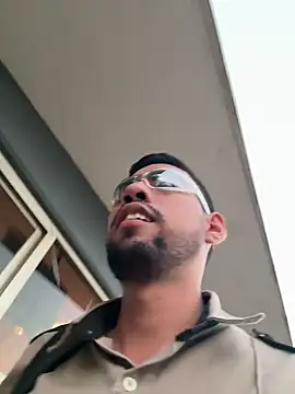 EnriquePersian197 online show from 10/14/25, 12:33