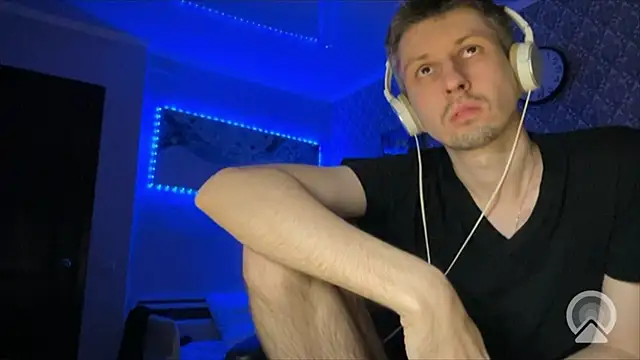 Aki-Laky online show from 12/15/25, 07:29