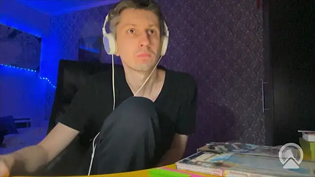 Aki-Laky online show from 01/14/26, 06:13