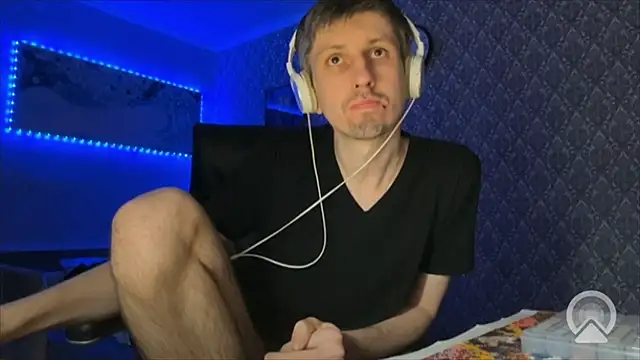 Aki-Laky online show from 04/12/26, 07:41