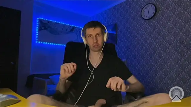 Aki-Laky online show from 04/13/26, 07:30