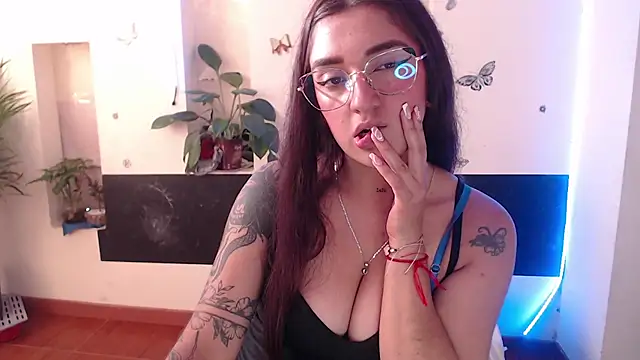 Snapshot of Lia-mitch chatting on 01/16/25, 09:51 Lia-mitch online show from 01/16/25, 09:51