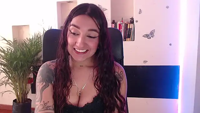 Snapshot of Lia-mitch chatting on 03/12/25, 09:24 Lia-mitch online show from 03/12/25, 09:24