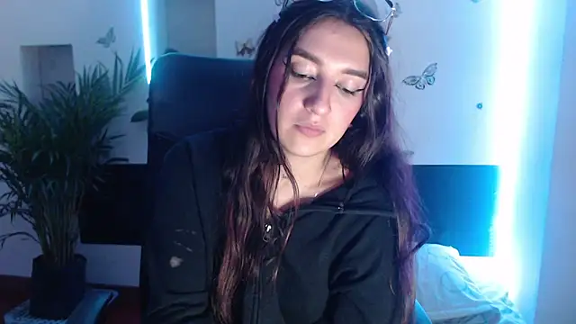 Snapshot of Lia-mitch chatting on 03/14/25, 11:01 Lia-mitch online show from 03/14/25, 11:01