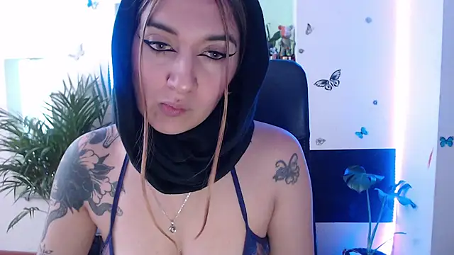 Snapshot of Lia-mitch chatting on 09/19/25, 06:19 Lia-mitch online show from 09/19/25, 06:19