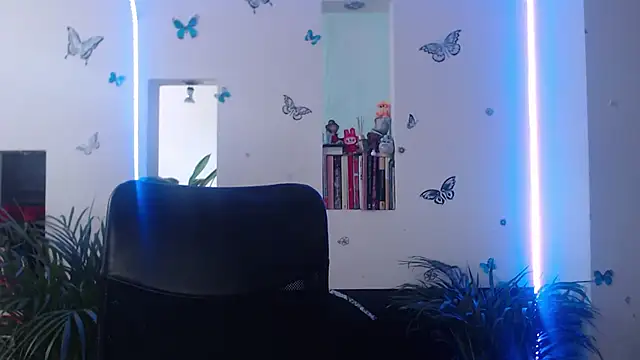 Lia-mitch online show from 04/23/26, 06:54