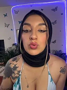 Snapshot of Lia-mitch chatting on 07/07/26, 06:34 Lia-mitch online show from 07/07/26, 06:34