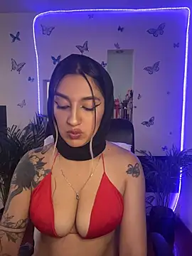 Snapshot of Lia-mitch chatting on 07/17/26, 06:57 Lia-mitch online show from 07/17/26, 06:57