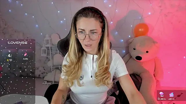 LadyIzabel online show from 02/15/25, 05:41