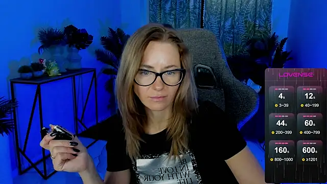 LadyIzabel online show from 11/06/25, 08:26