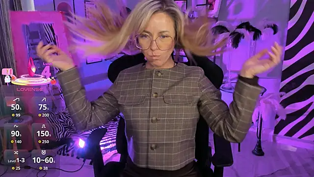 LadyIzabel online show from 04/16/26, 02:51