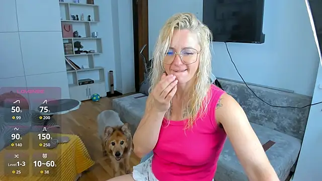 Snapshot of LadyIzabel chatting on 07/30/26, 02:05 LadyIzabel online show from 07/30/26, 02:05