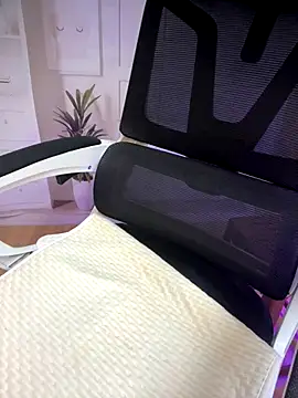 Milk-babier online show from 09/11/25, 01:49