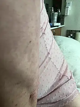 NinasNylonz online show from 02/27/25, 09:04