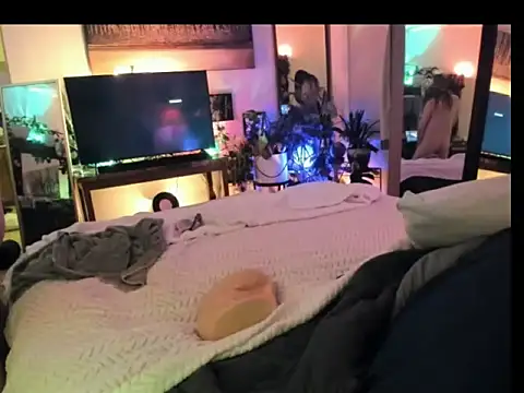 NinasNylonz online show from 04/20/26, 09:56