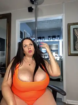 curvyfunlover online show from 06/17/26, 10:10