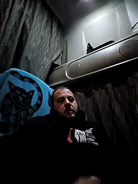 Snapshot of alle2121 chatting on 12/17/24, 07:59 alle2121 online show from 12/17/24, 07:59