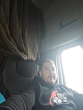 Snapshot of alle2121 chatting on 01/22/25, 01:21 alle2121 online show from 01/22/25, 01:21