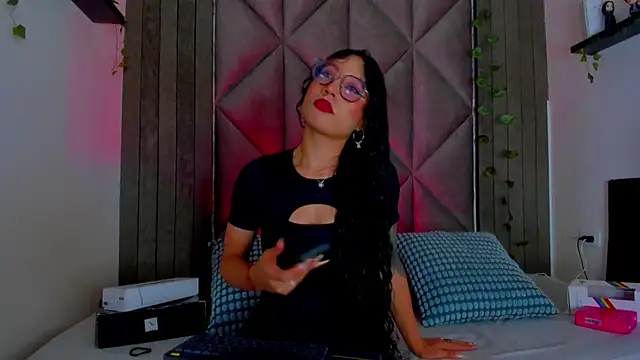 Snapshot of BriaConner_ chatting on 07/20/26, 02:26 BriaConner online show from 07/20/26, 02:26