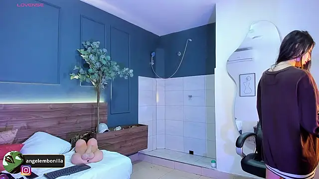 megan morgan01 online show from 10/23/25, 12:21