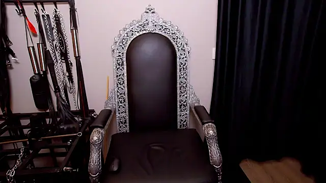 MinnieDrew online show from 04/10/26, 07:07