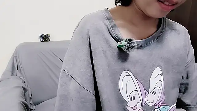 Snapshot of Fine-sand chatting on 07/11/26, 04:10 Fine-sand online show from 07/11/26, 04:10
