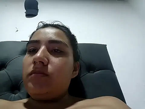 Snapshot of Hellen_Alex chatting on 01/08/25, 03:17 Hellen Alex online show from 01/08/25, 03:17