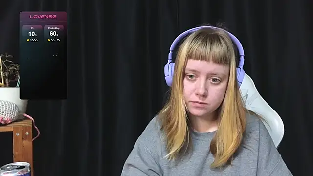 June shy0 online show from 11/28/25, 08:17