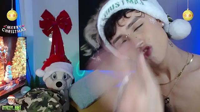 maxiy 001 online show from 12/20/24, 09:11