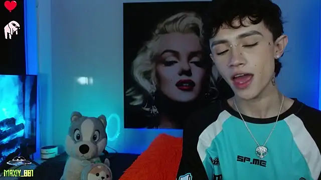 maxiy 001 online show from 01/10/25, 04:33