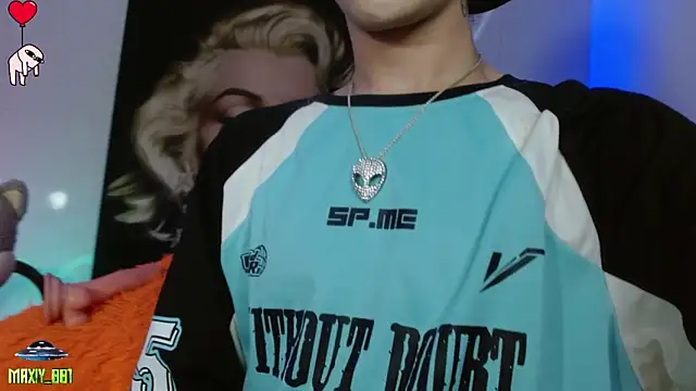 maxiy 001 online show from 01/25/25, 03:51