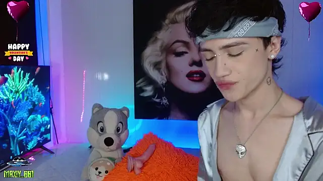 maxiy 001 online show from 02/06/25, 06:29