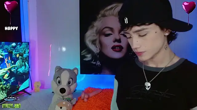 maxiy 001 online show from 02/08/25, 07:48