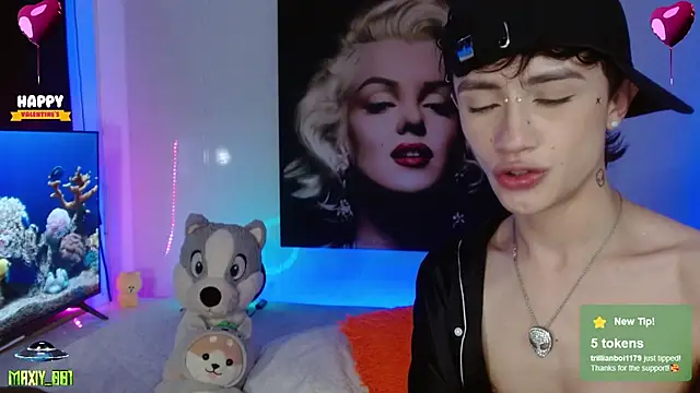 maxiy 001 online show from 02/08/25, 10:50