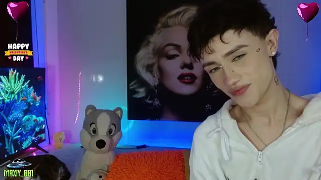 maxiy 001 online show from 02/12/25, 09:20