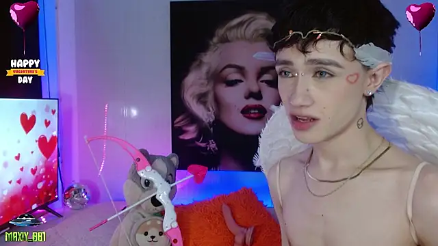 maxiy 001 online show from 02/15/25, 07:27