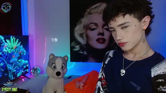 maxiy 001 online show from 02/24/25, 06:38