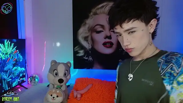 maxiy 001 online show from 02/26/25, 04:35